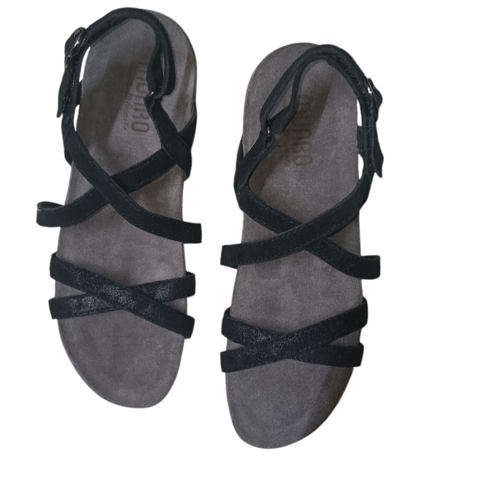 Munro Black Sandals Minimalist Design